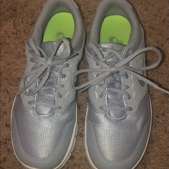Womens’ Nike - Picture 1 of 3